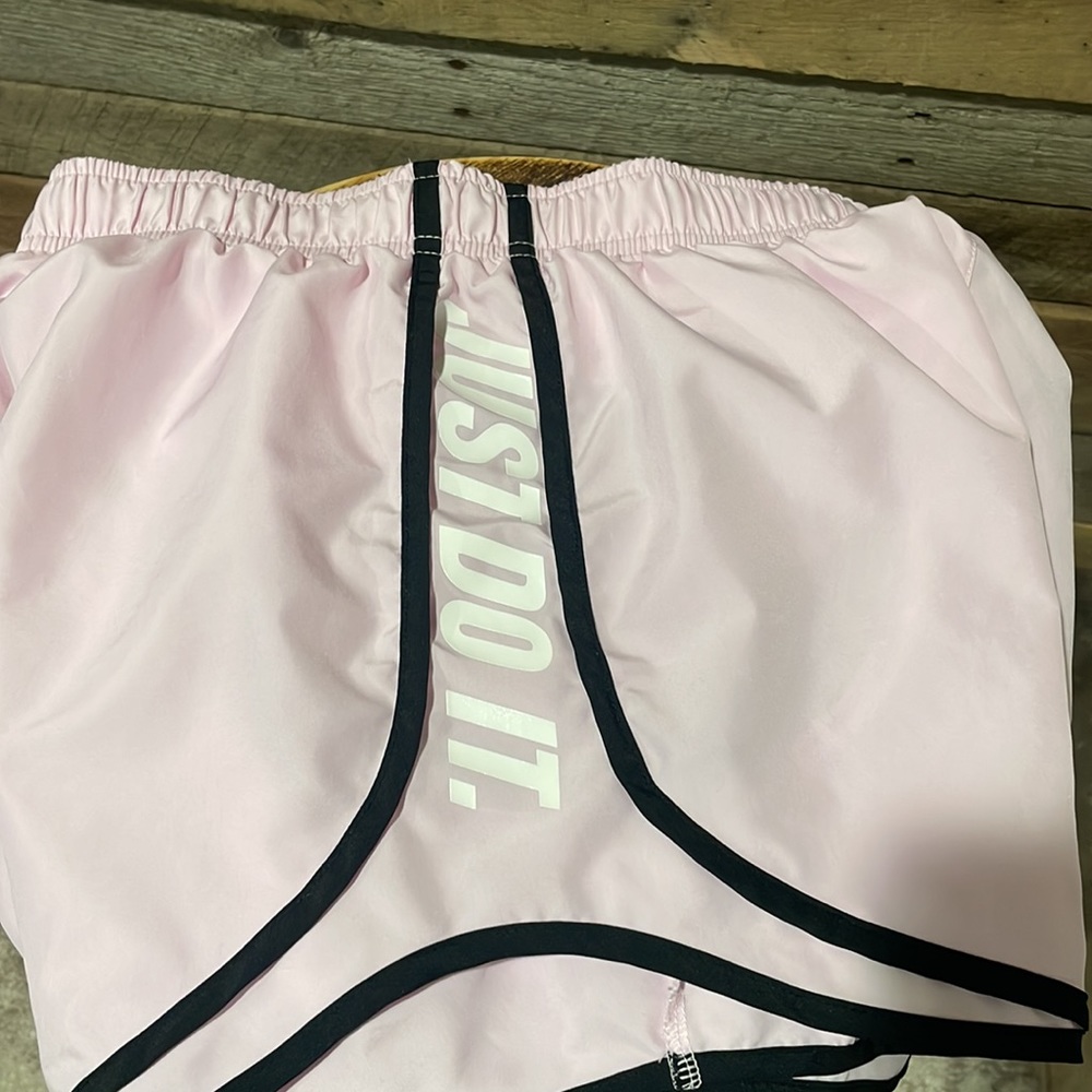 Light pink - Nike Tempo shorts - women"s SMALL - Picture 7 of 9